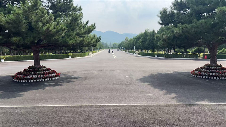 怀来中华永久陵园环境
